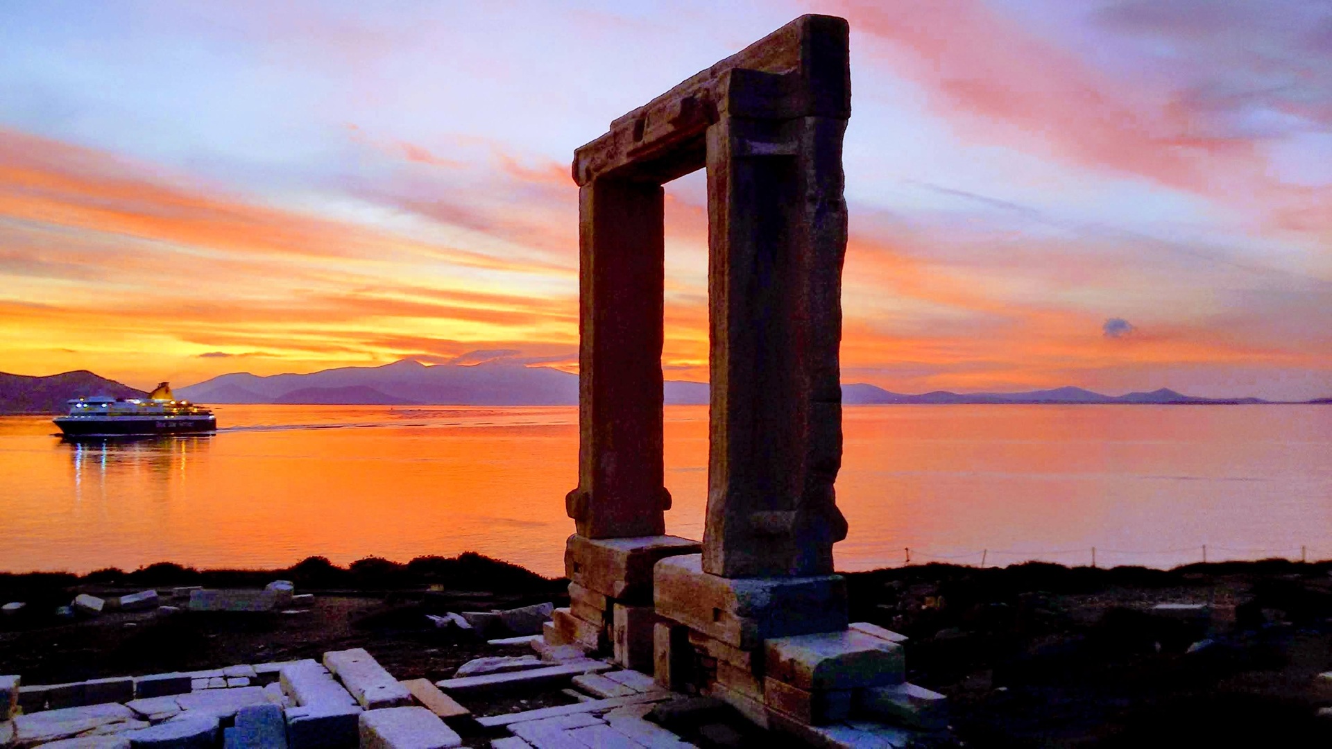Naxos island accommodation and beaches